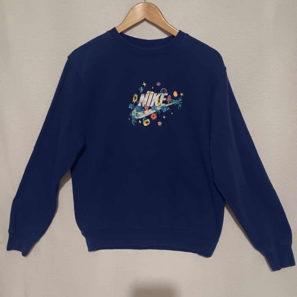 Nike Women's Blue Crew Neck Sweater